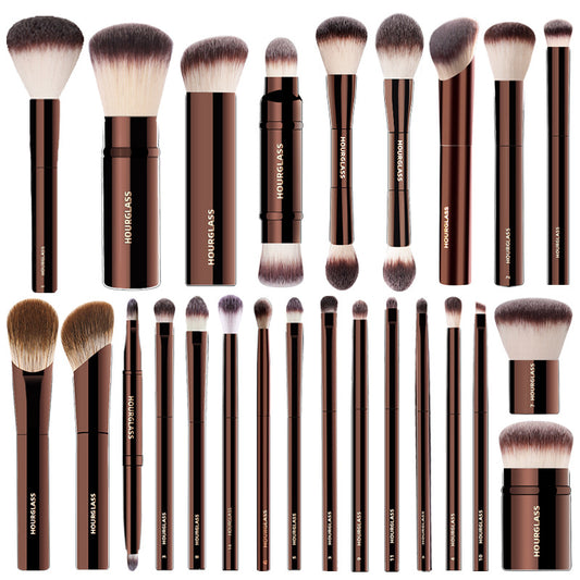 HOURGLASS fluffy makeup brush and set